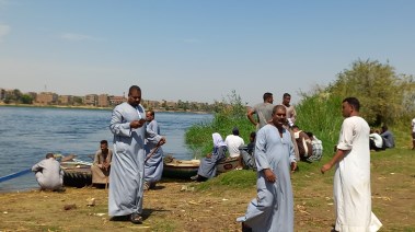 أهالي الكراتية على نهر النيل بقنا تصوير أسماء عطا 