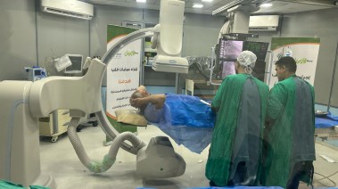 لقطة من داخل غرفة العمليات 