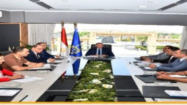 اجتماع محافظ أسوان 