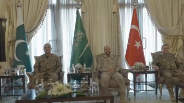 رؤساء أركان السعودية وباكستان وتركيا يعقدون اجتماعاً مشتركاً في الرياض