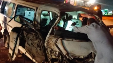 إصابة 13 شخصًا في انقلاب ميكروباص بطريق الإسماعيلية – السويس أمام فايد