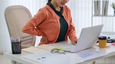 الجلوس المتواصل يضاعف مخاطر الإصابة بالسرطان