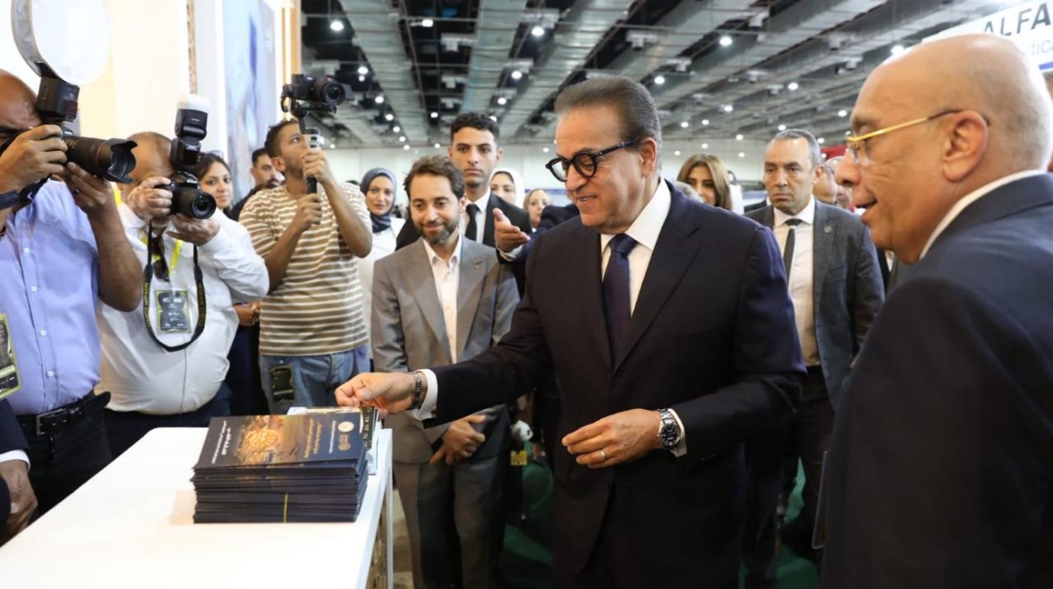 الدكتور خالد عبدالغفار وزير الصحة والسكان