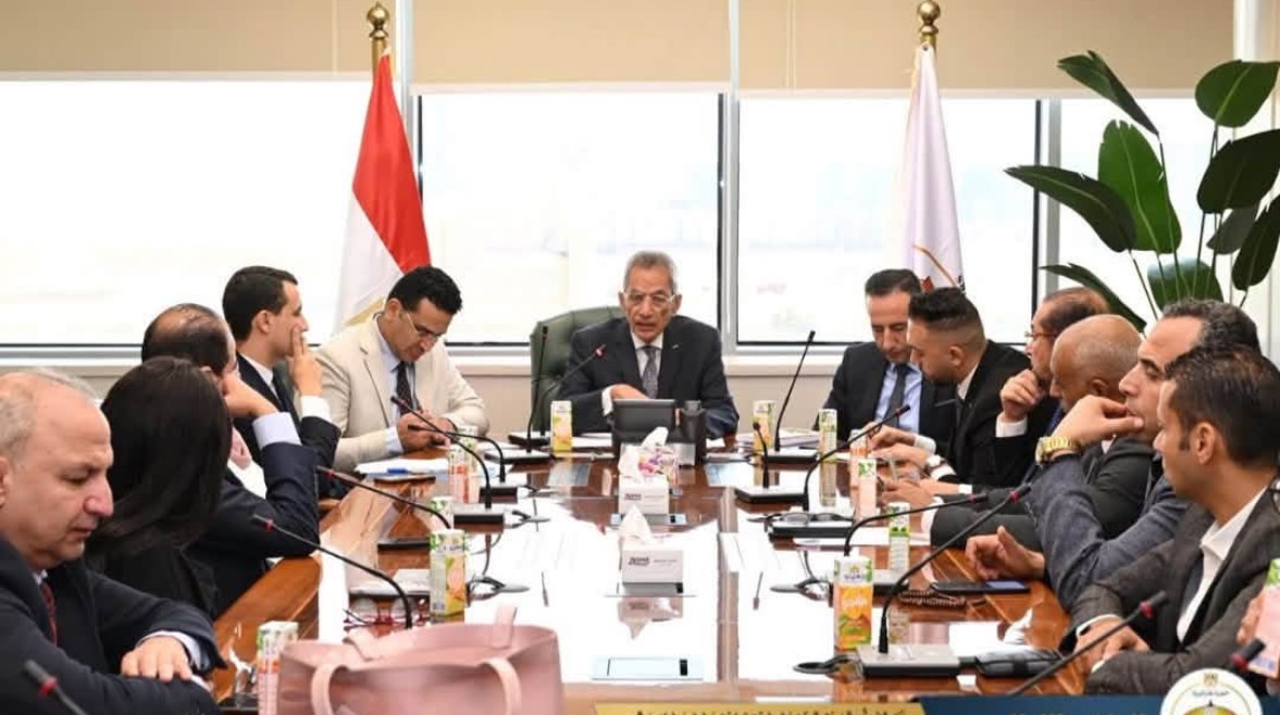 لقاء وزير الشؤون النيابية مع المحررين البرلمانيين