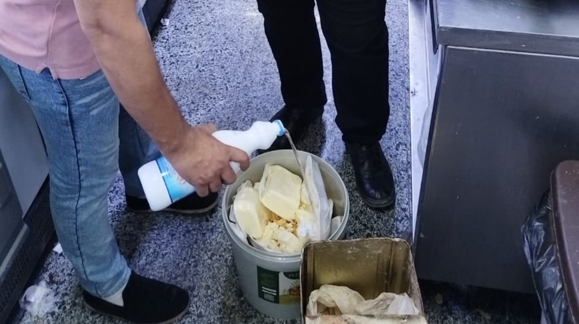 مواد غذائية غير صالحة للاستهلاك الآدمي
