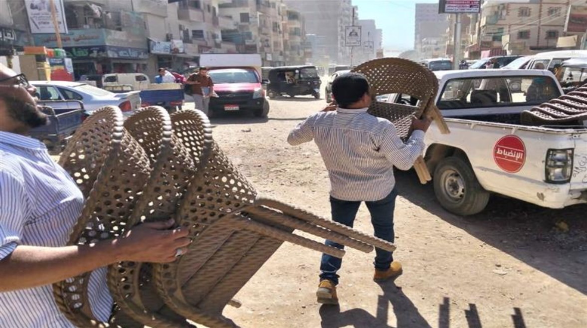 اعتداء صاحب مقهى وعماله على حملة للمرافق بالمنيا