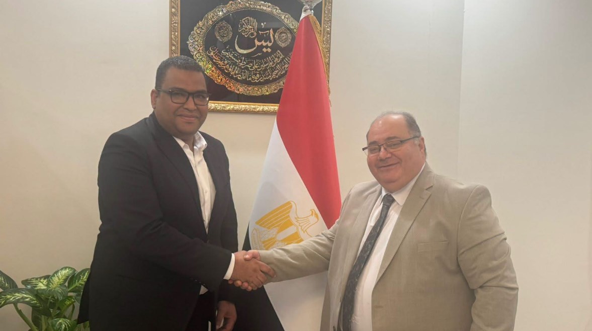 تكريم المستشار العمالي محمد عليان 