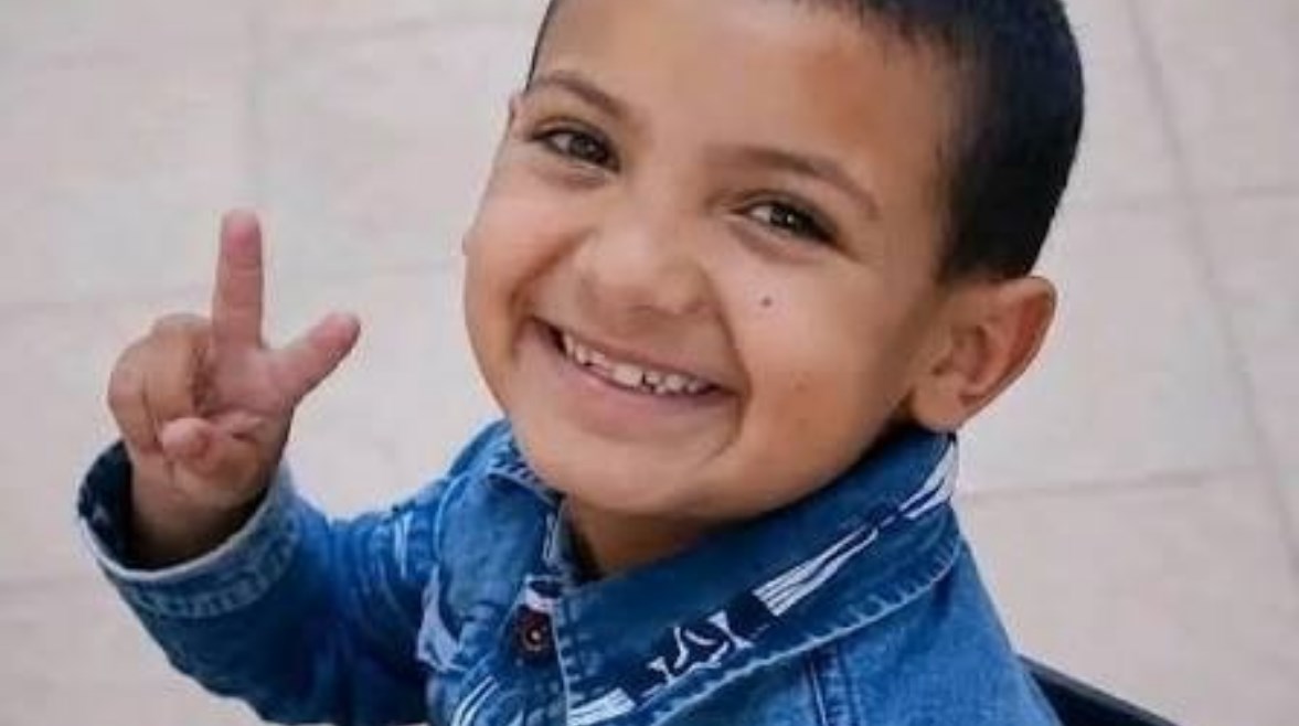 الطفل أيوب