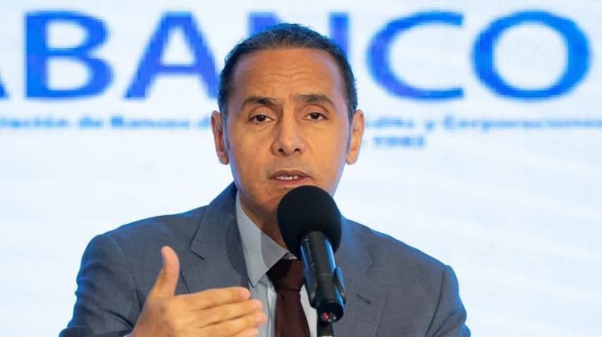إسلام عزام رئيس الهيئة العامة للرقابة المالية