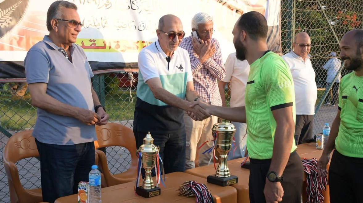 بحضور رئيس اتحاد الشركات.. تتويج أبطال التجديف والملاكمة في منافسات قوية بالإسماعيلية وبورسعيد