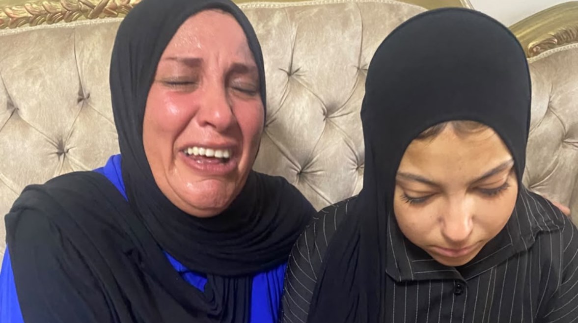 أم يمنى وابنتها