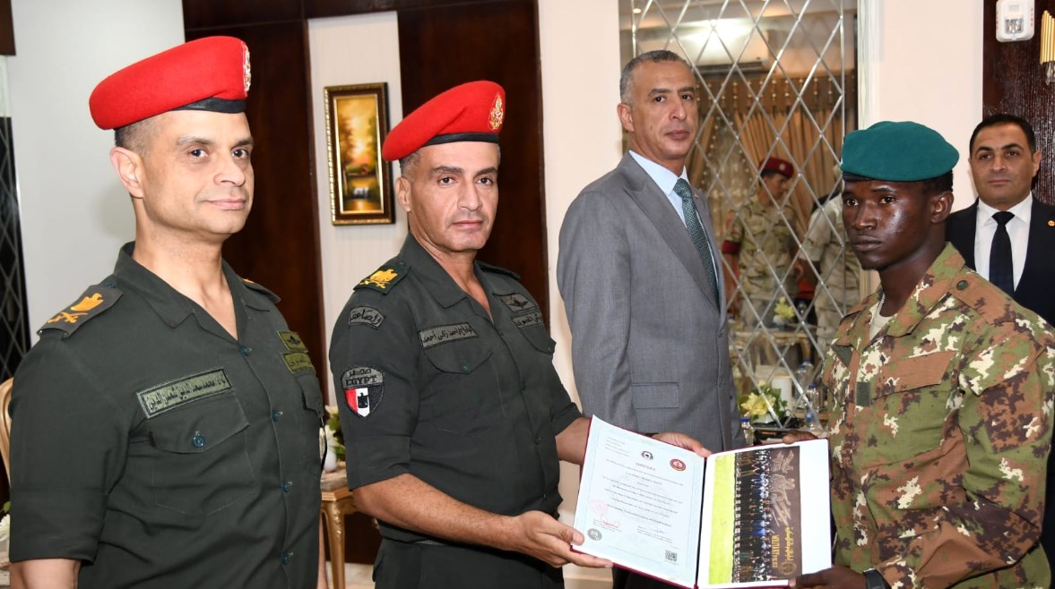 القوات المسلحة تنظم عددا من الدورات التدريبية للكوادر من دولة مالى