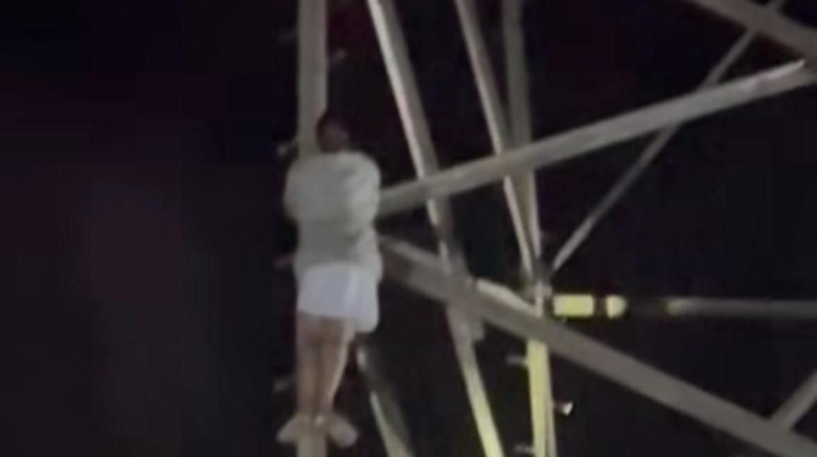 شاب يحاول إنهاء حياته من اعلى برج اتصالات 