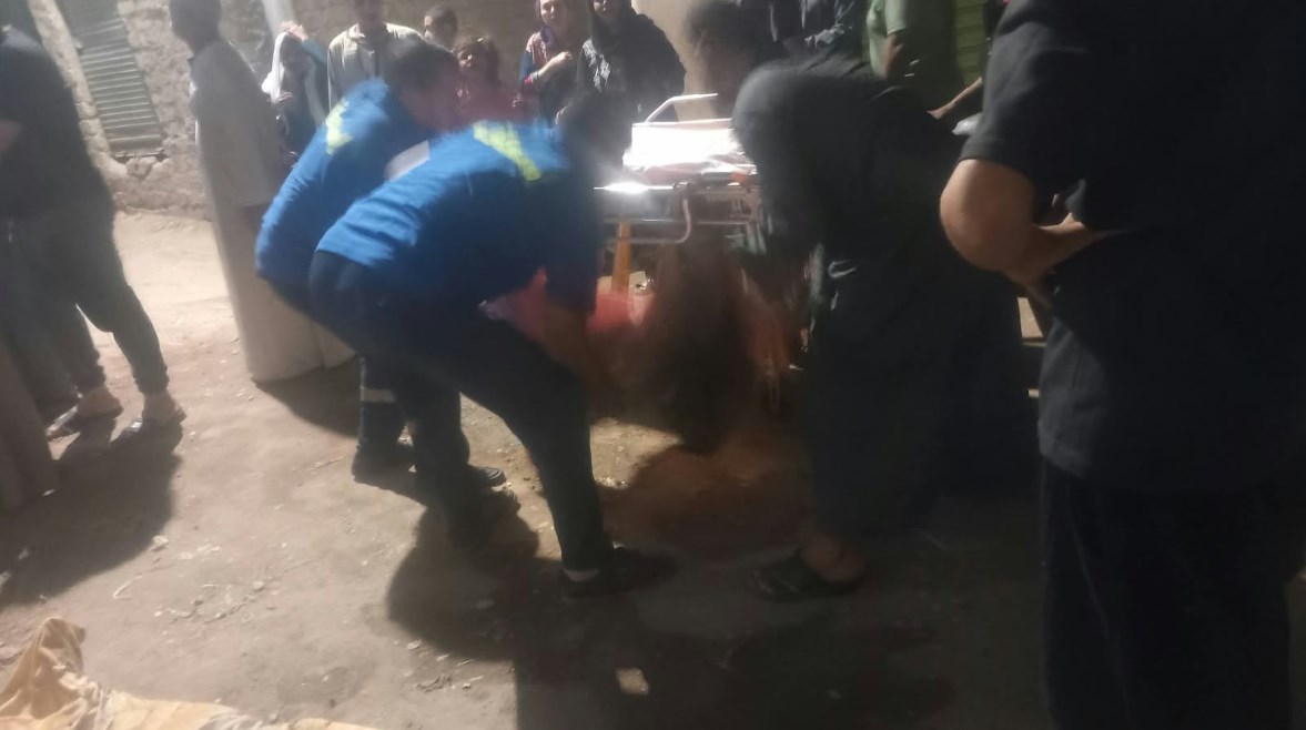 اثناء نقل الجثمنين 