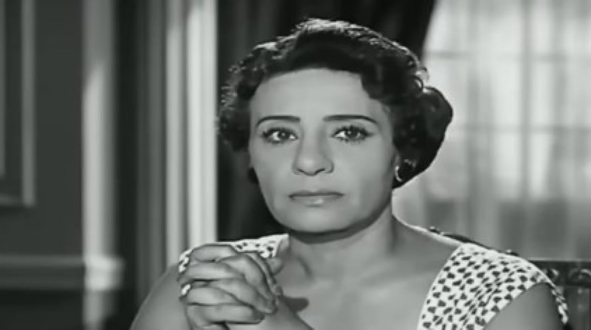 الفنانة إحسان شريف 