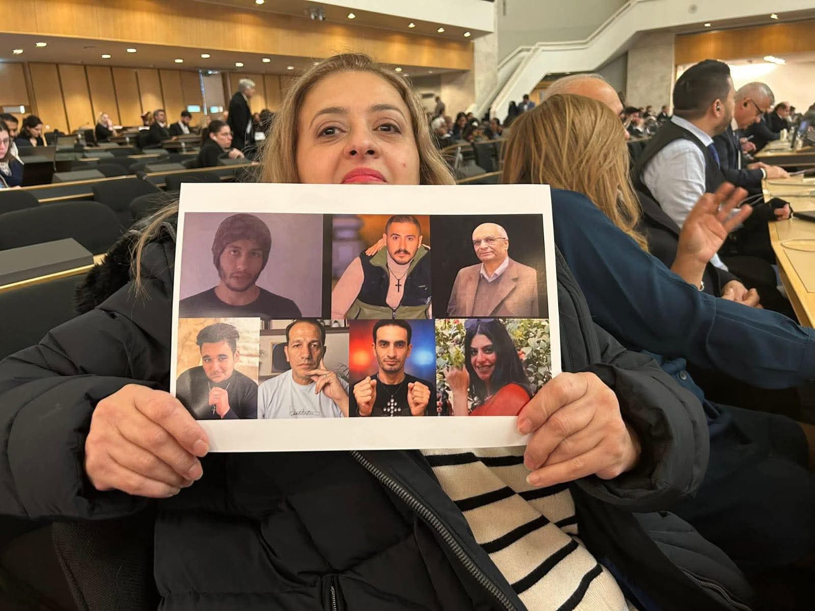 جانب من رفع صورة المتهم بقضية الطفل ياسين