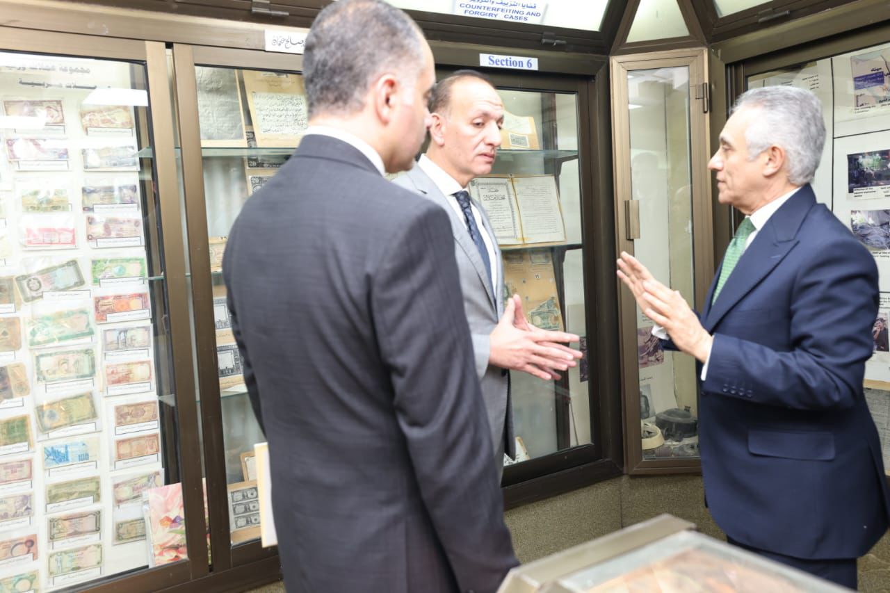 3f9d5ae1-d6d6-46da-beac-9105692b5a8f