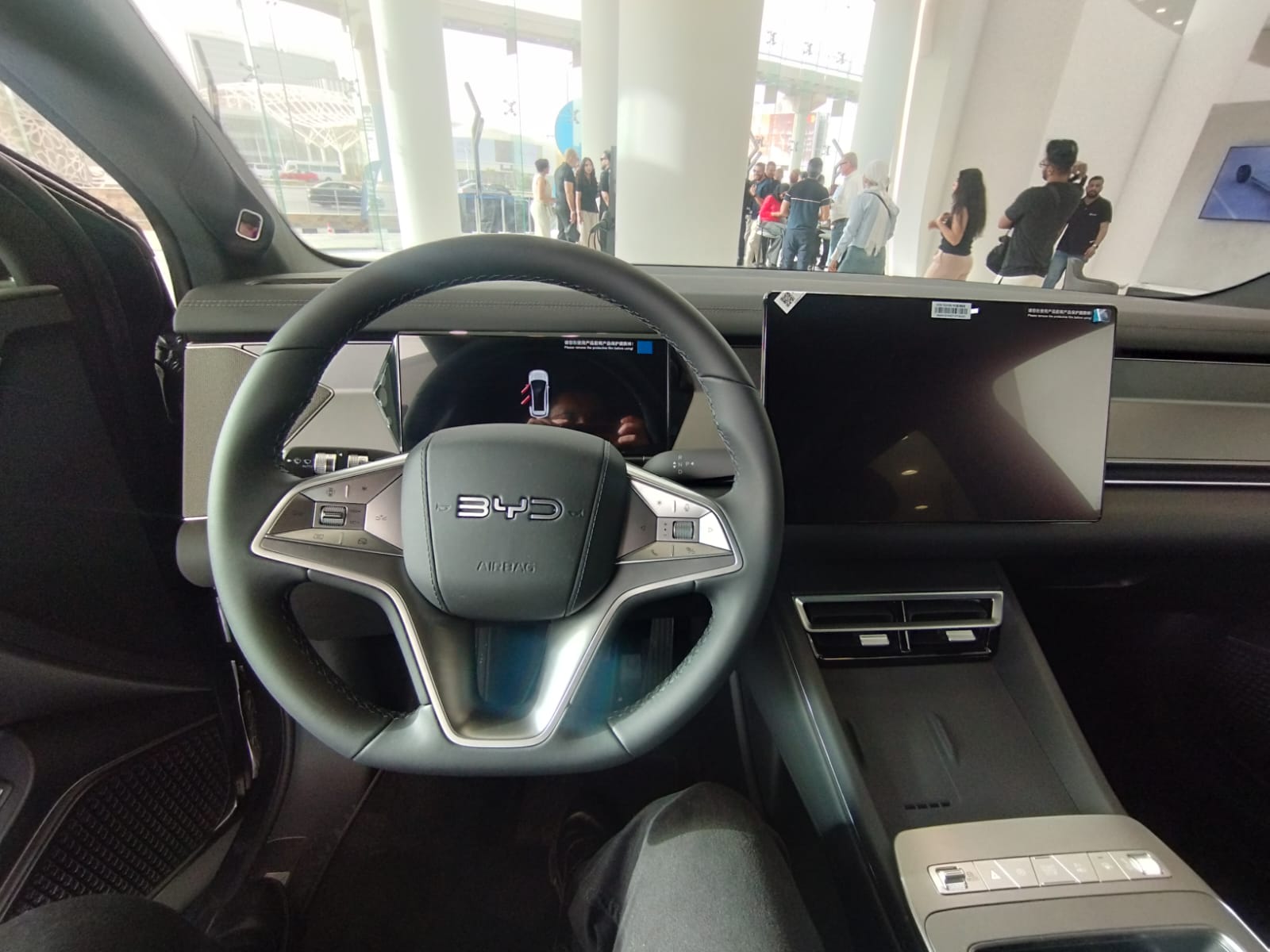BYD تطرح سيارة ATTO 8 بـ 7 مقاعد بتقنيات DM-i - تليجراف مصر