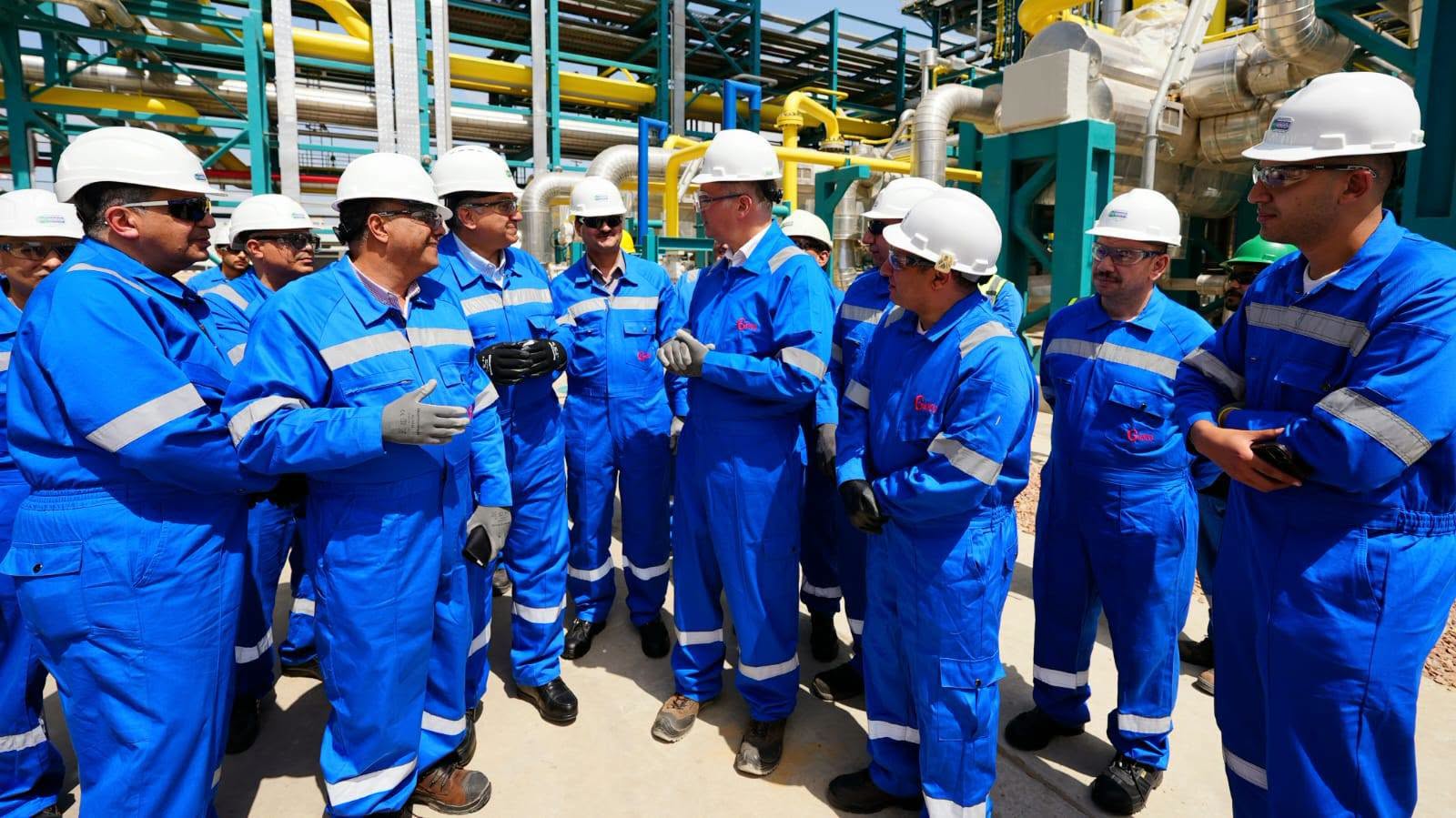 جانب من جولة وزير البترول