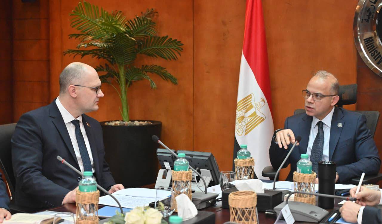 جانب من اجتماع وزير الاستثمار والتجارة الخارجية