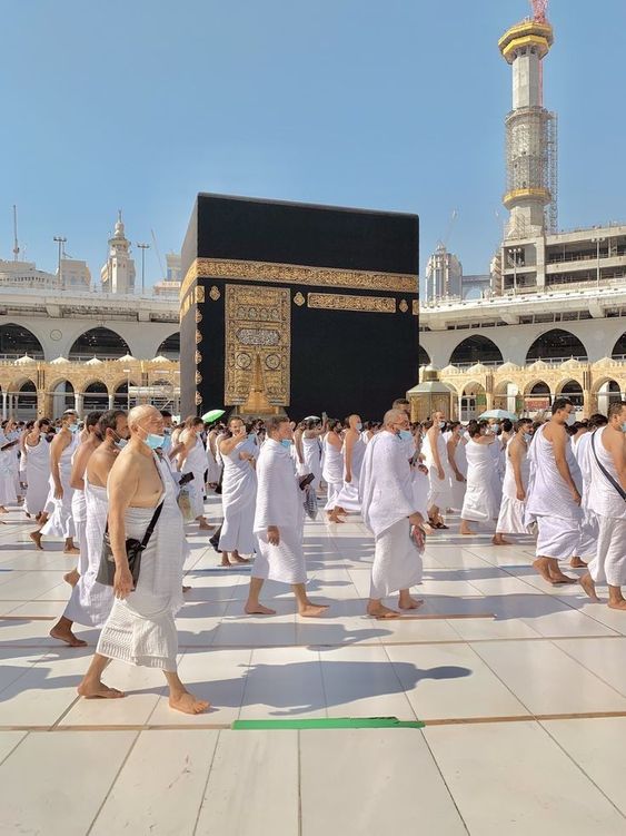 حجاج أثناء أداء مناسك الحج