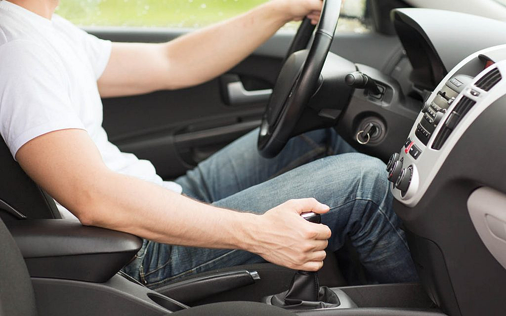 drivermanual-car-AR03082021-1024x640