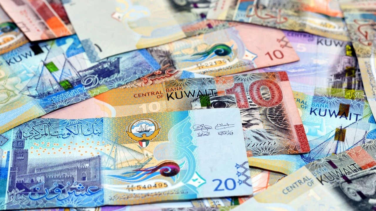 سعر الدينار الكويتي مقابل الجنيه المصري
