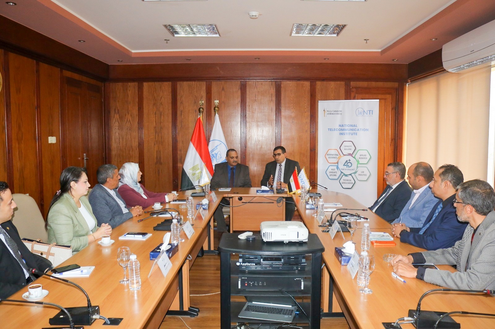 1 قيادات معهد الاتصالات وجامعة بنها الأهلية