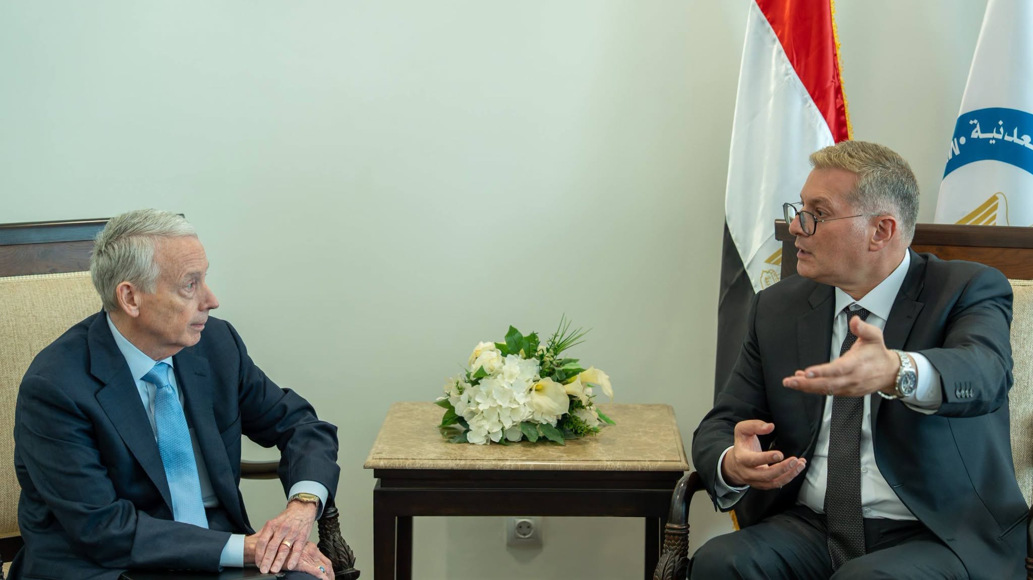 754553738_1013816461424849_4926853006226292852_n جانب من اجتماع وزير البترول