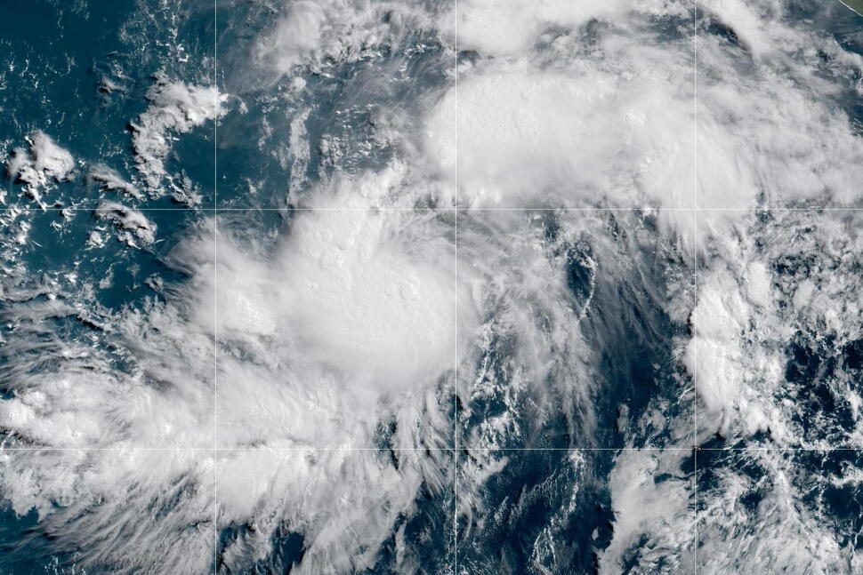 cca1da7270644669b8d02df322d9d637Extreme_Tropical_W