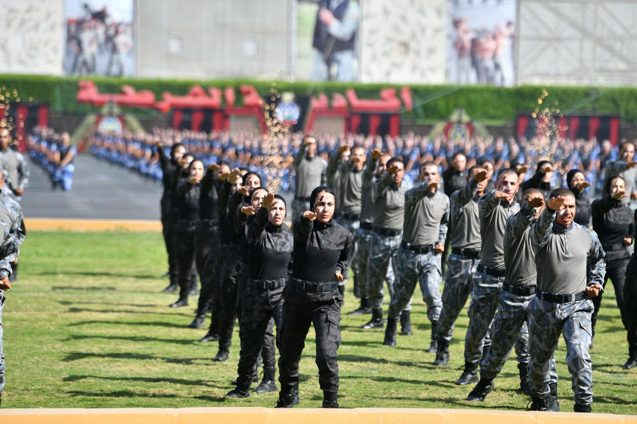162469-جانب-من-حفل-تخريج-دفعة-جديدة-من-طلاب-أكاديم