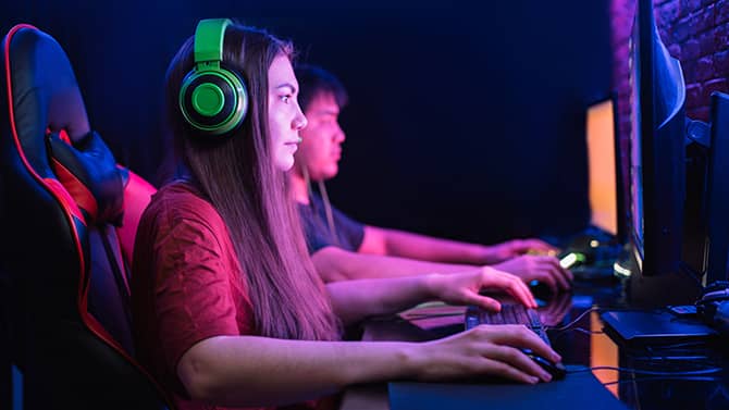 top-10-online-gaming-risks-1 top-10-online-gaming-risks-1